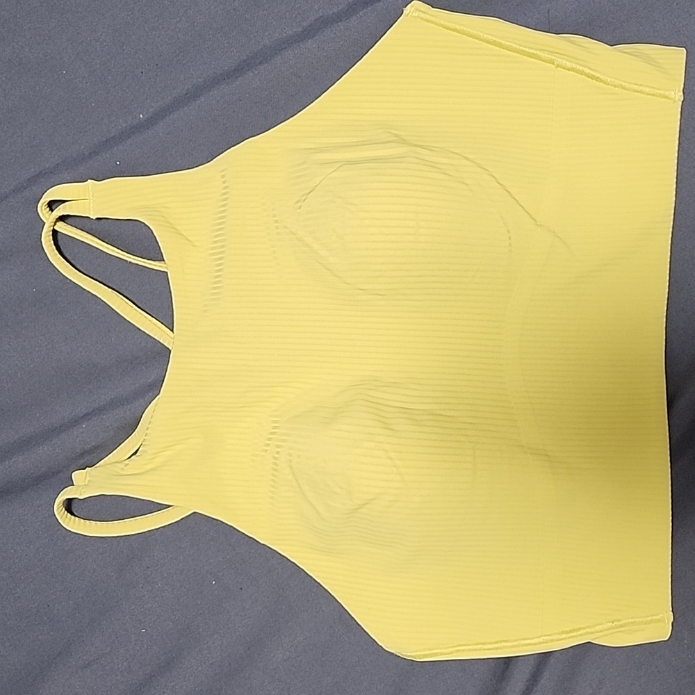 2 pieces Lululemon like a cloud high neck, size 8